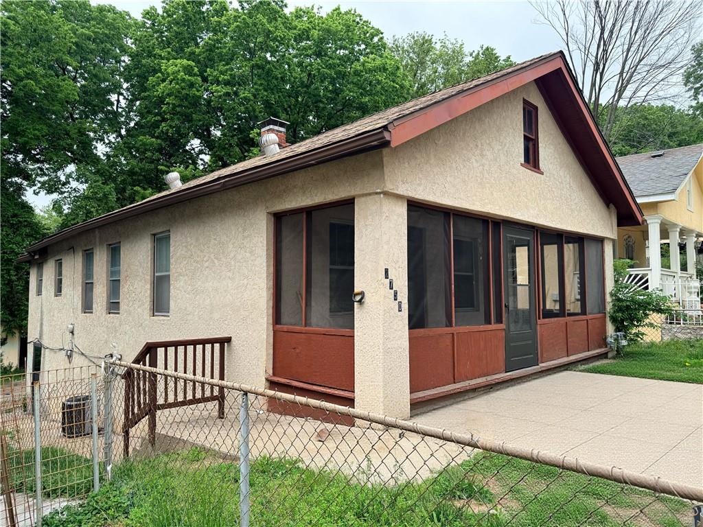Photo 3 of 2750 Lister Avenue