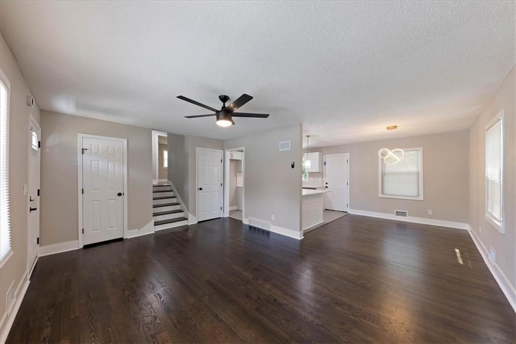 Photo 3 of 11207 Monroe Court
