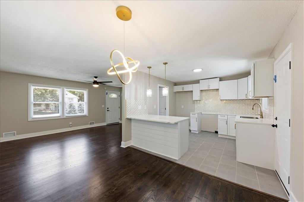 Photo 5 of 11207 Monroe Court