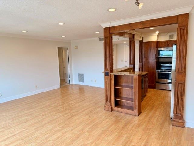 Photo 6 of 4545 Wornall Road #1200