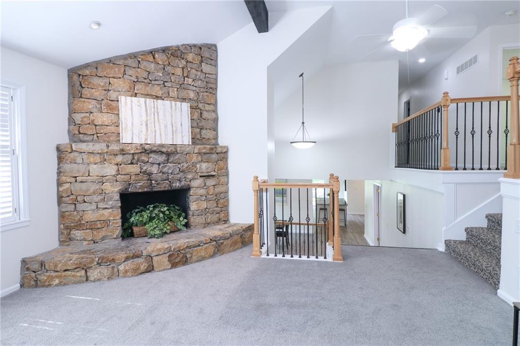 Photo 5 of 16015 Meadow Lane