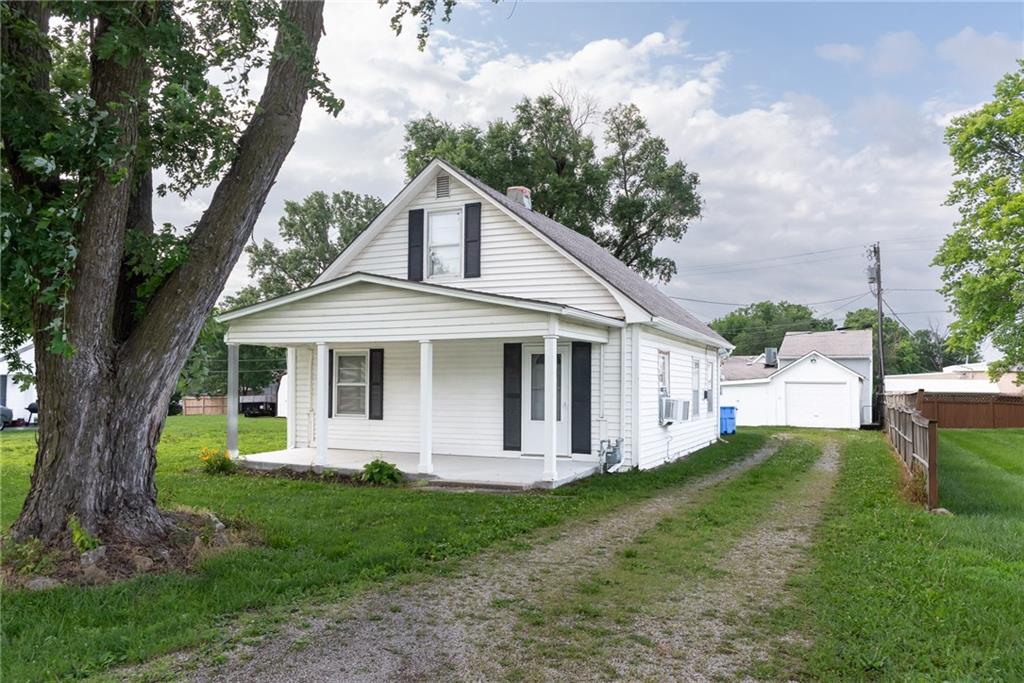 Photo of 110 E 3rd Street
