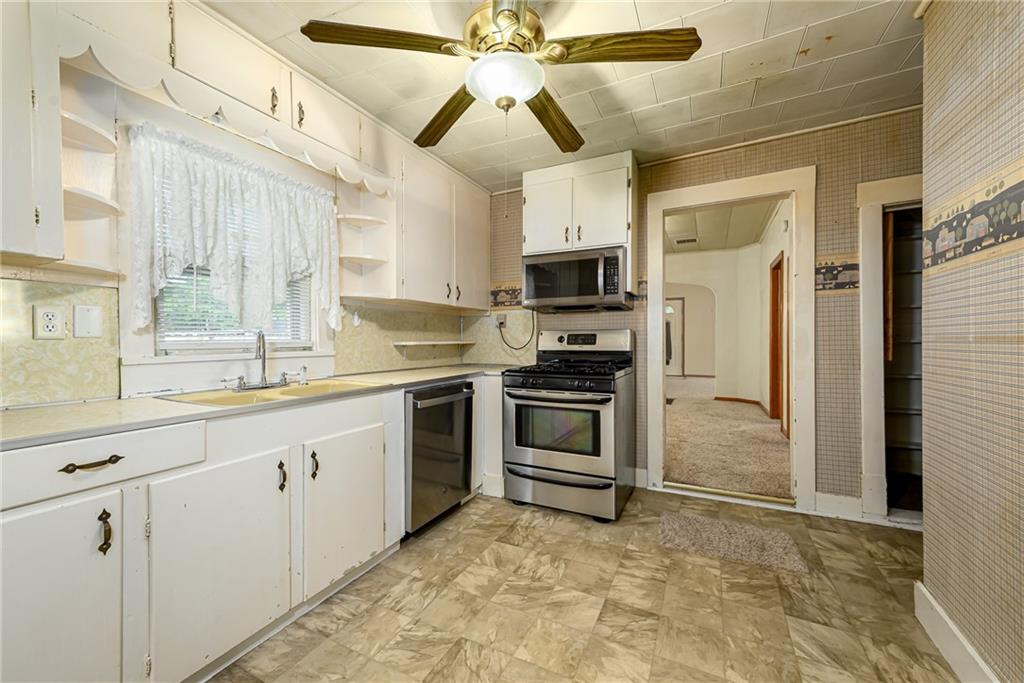 Photo 7 of 110 E 3rd Street