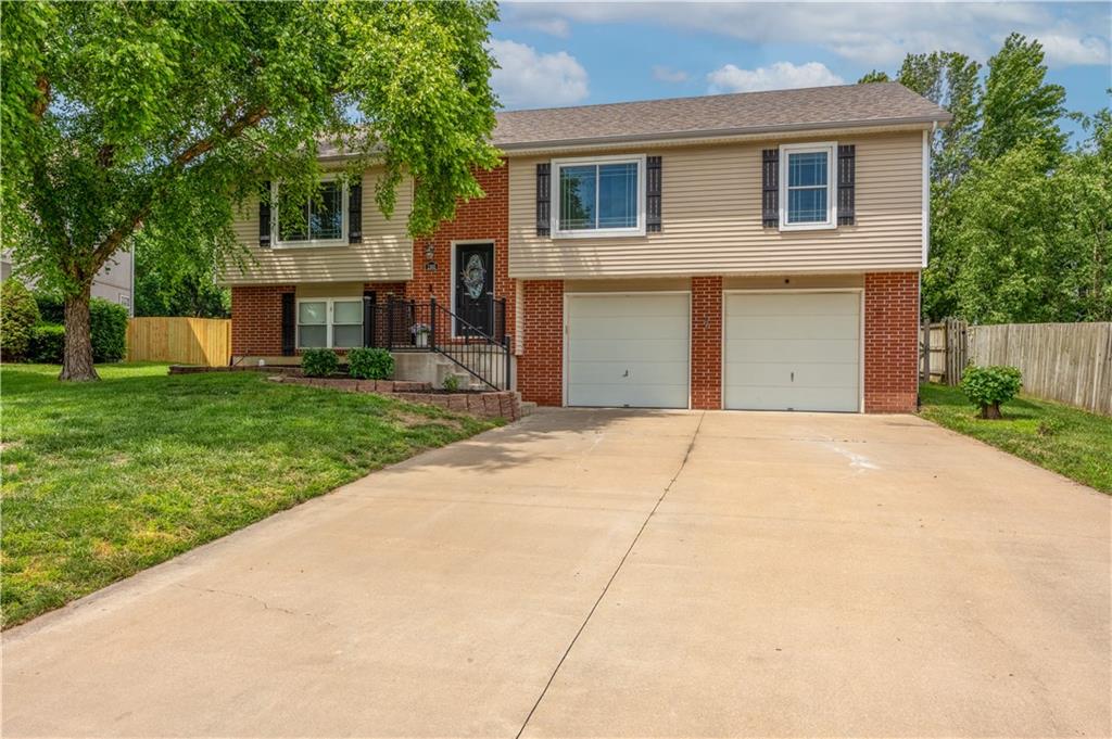 Photo 2 of 1305 Kimberly Drive