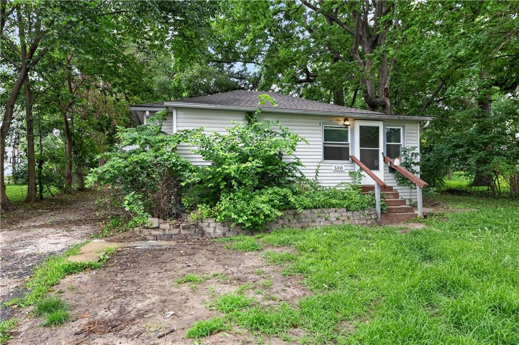 Photo 3 of 530 S Willow Avenue