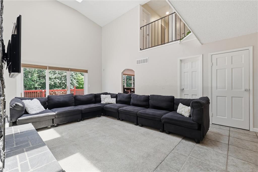 Photo 5 of 10531 Wedd Street