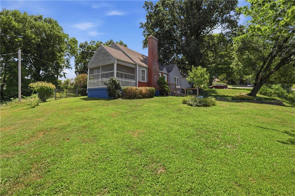 Photo 2 of 5341 N SPRUCE Avenue