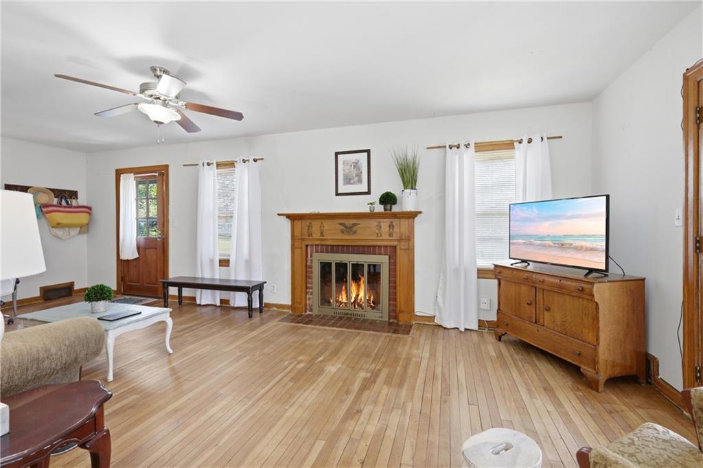 Photo 6 of 5341 N SPRUCE Avenue