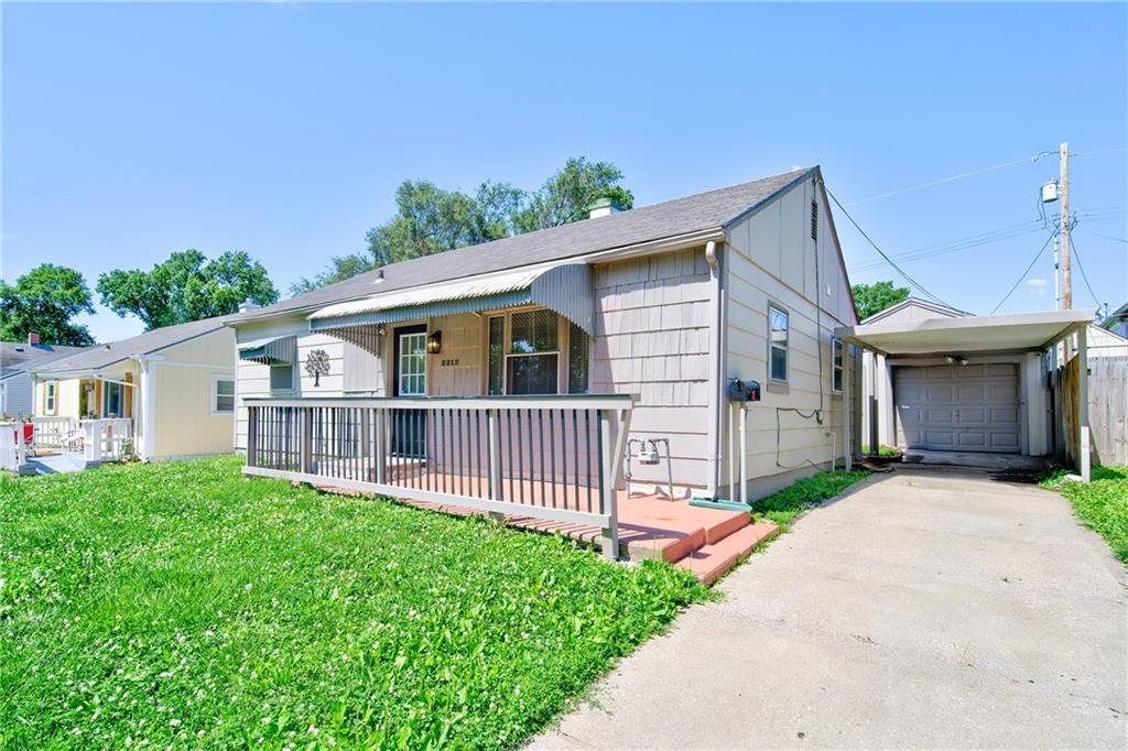 Photo 3 of 2312 Englewood Court