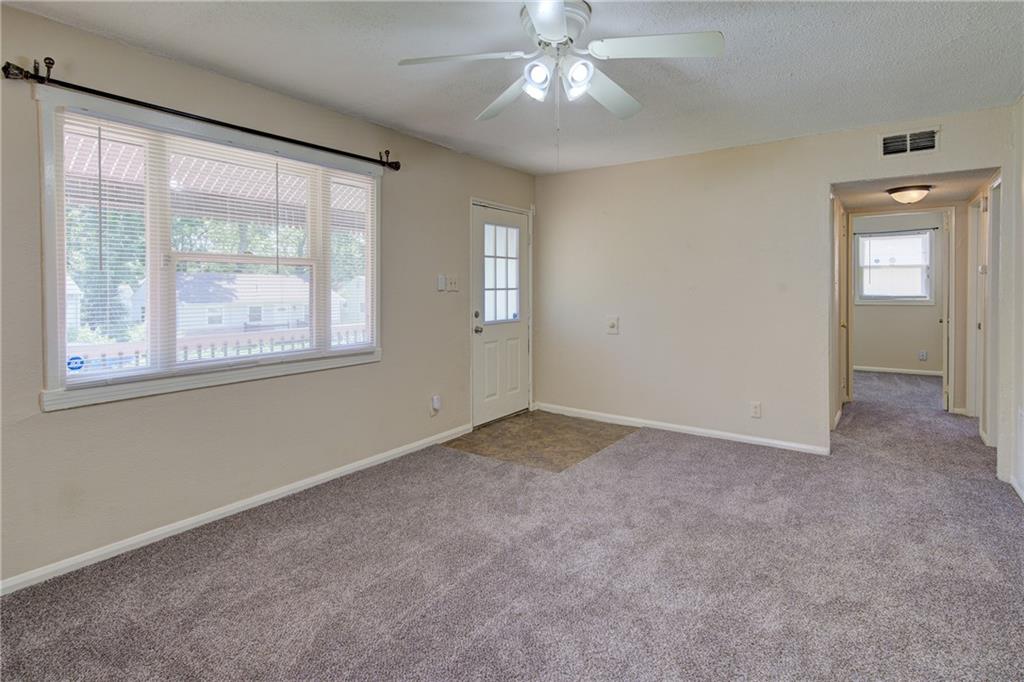 Photo 4 of 2312 Englewood Court