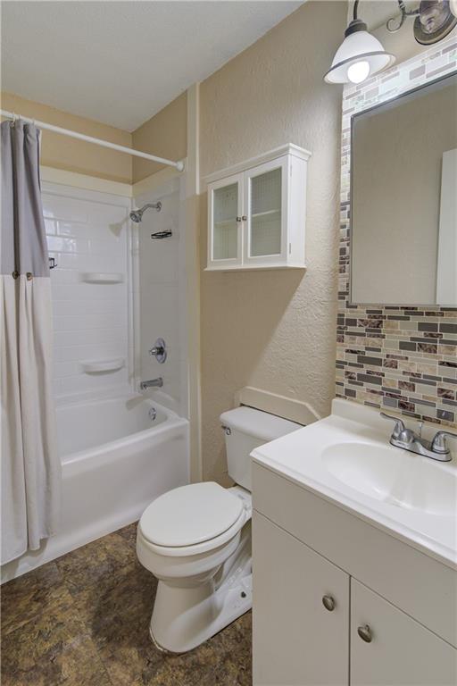 Photo 7 of 2312 Englewood Court