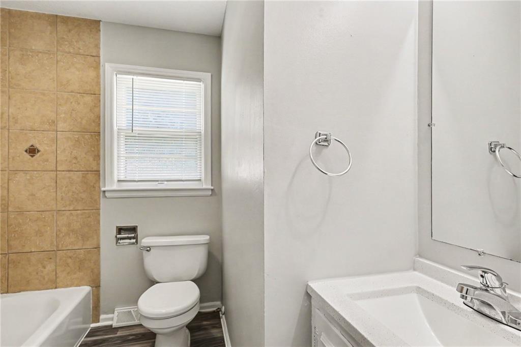 Photo 7 of 7601 E 76th Street
