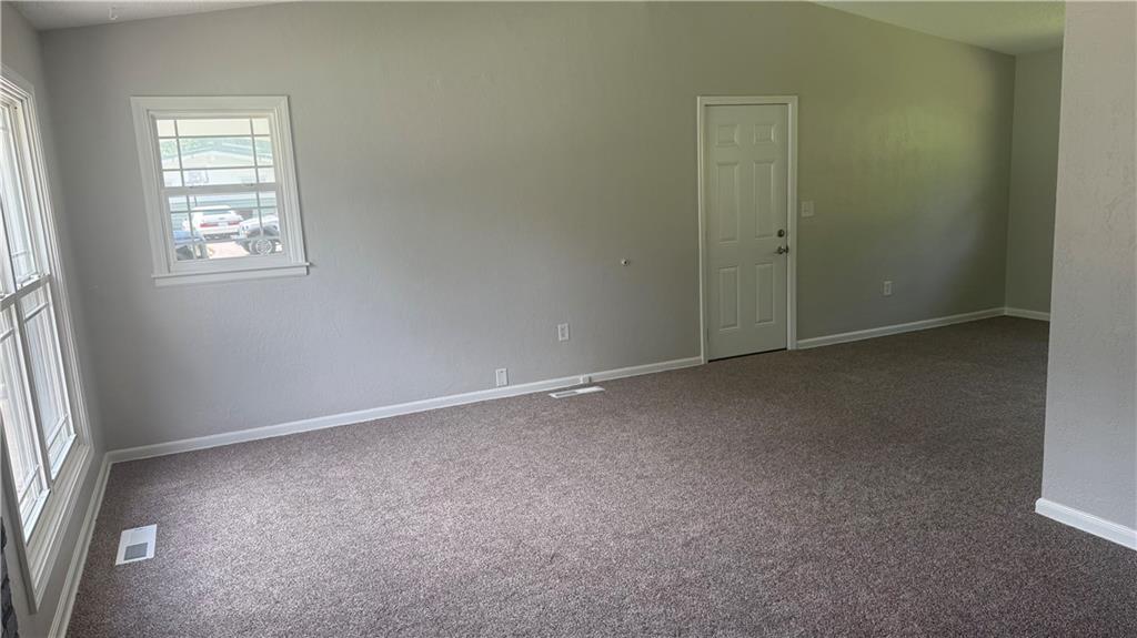 Photo 6 of 809 Anderson Street