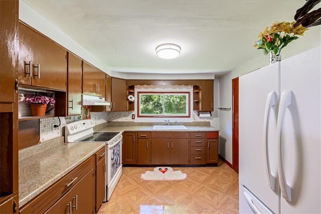 Photo 6 of 4905 Oakland Avenue