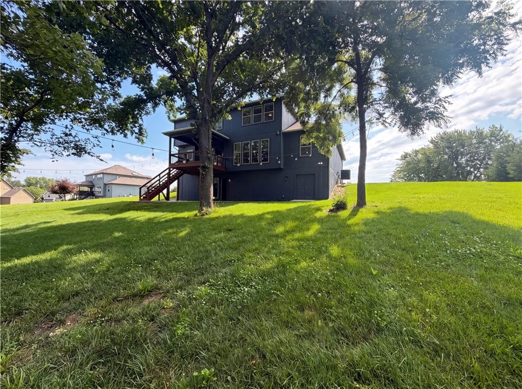 Photo 5 of 7540 N Amity Avenue