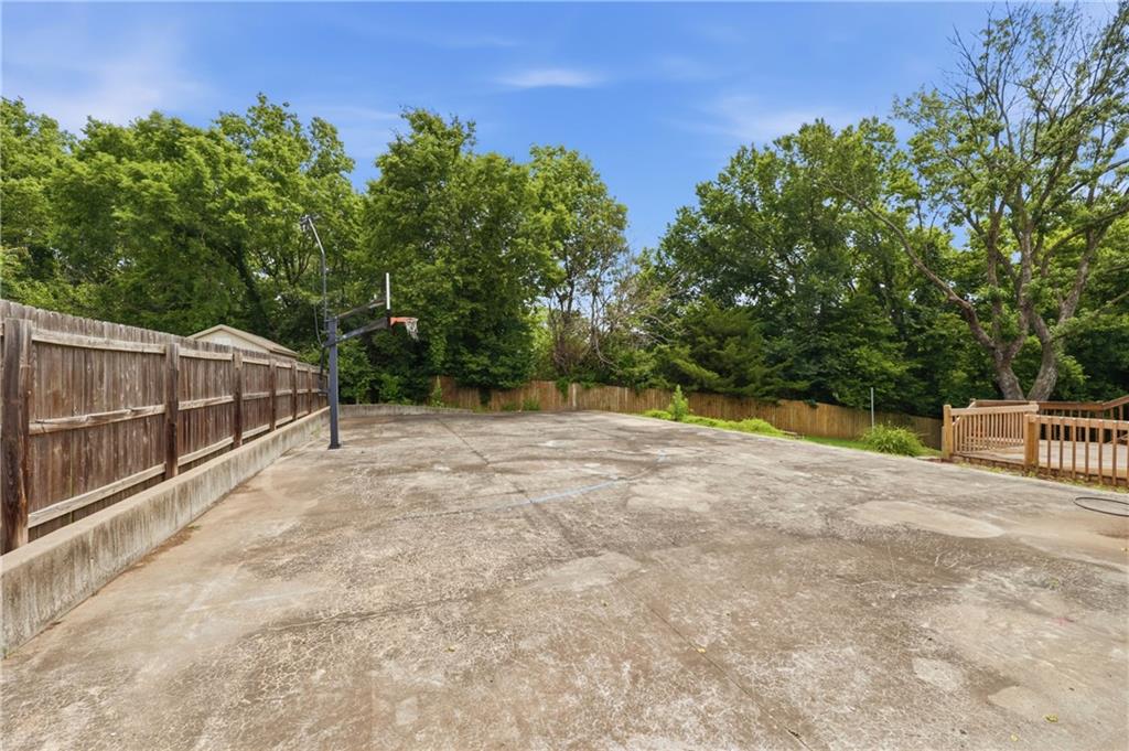 Photo 7 of 518 Edgewood Drive