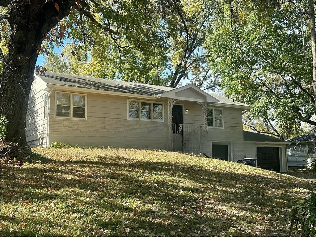 Photo 4 of 715 NE 44th Street