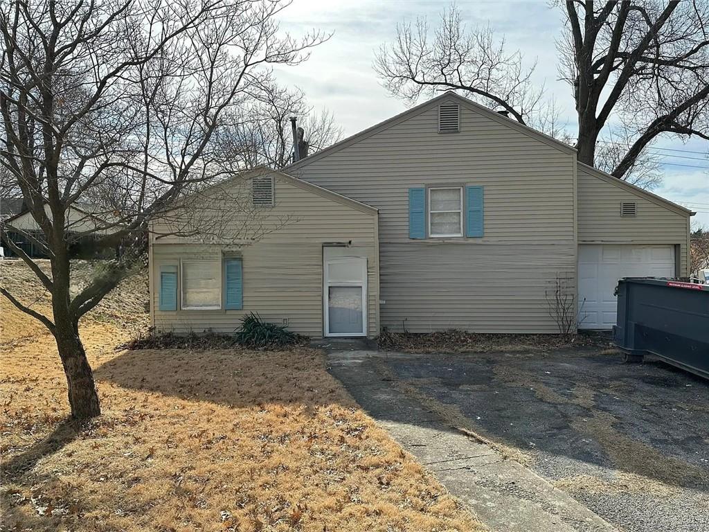 Photo 5 of 715 NE 44th Street