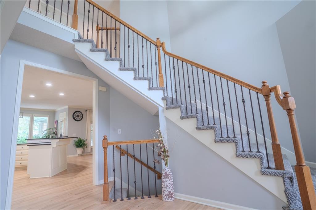 Photo 5 of 13918 Parkhill Street