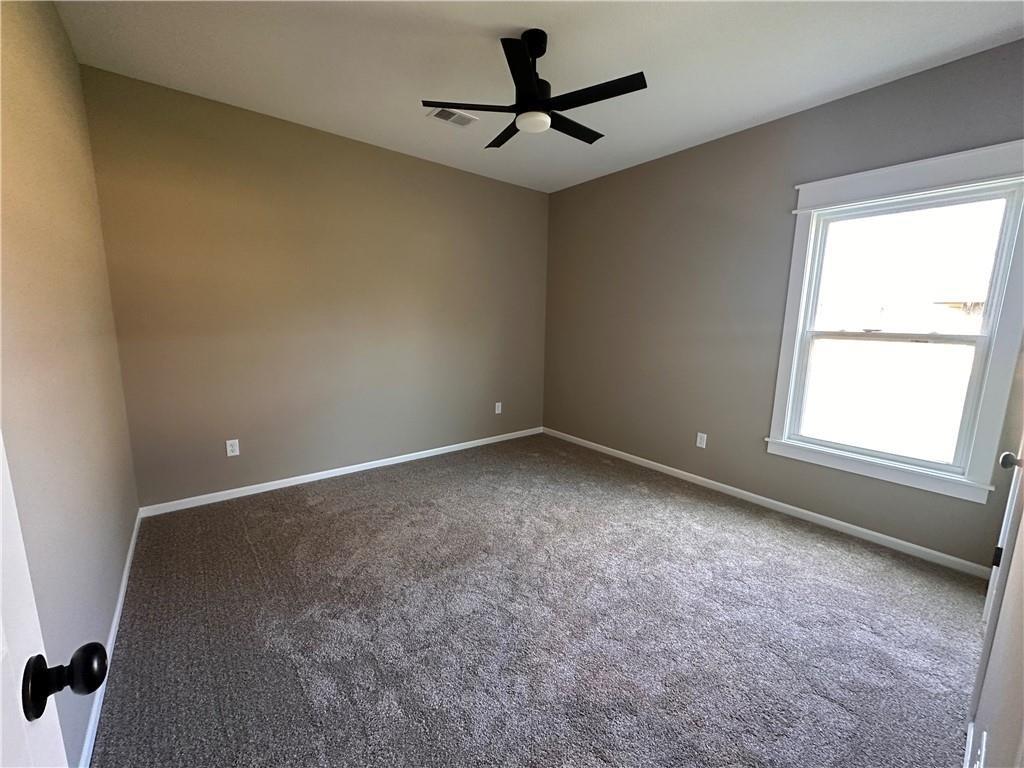 Photo 7 of 1104 S Oak Street