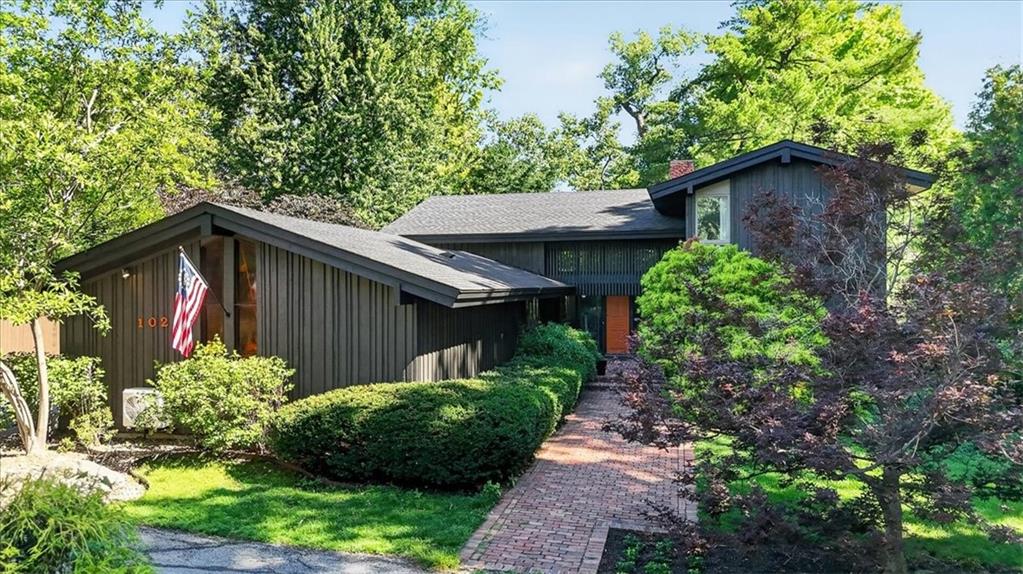 Photo of 1024 Huntington Road