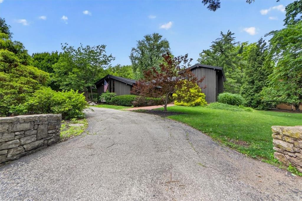 Photo 4 of 1024 Huntington Road