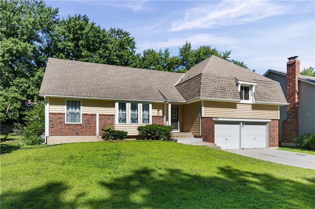 Photo 4 of 7732 Westgate Drive