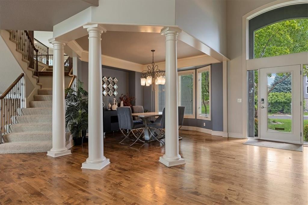 Photo 5 of 9920 Skyview Lane