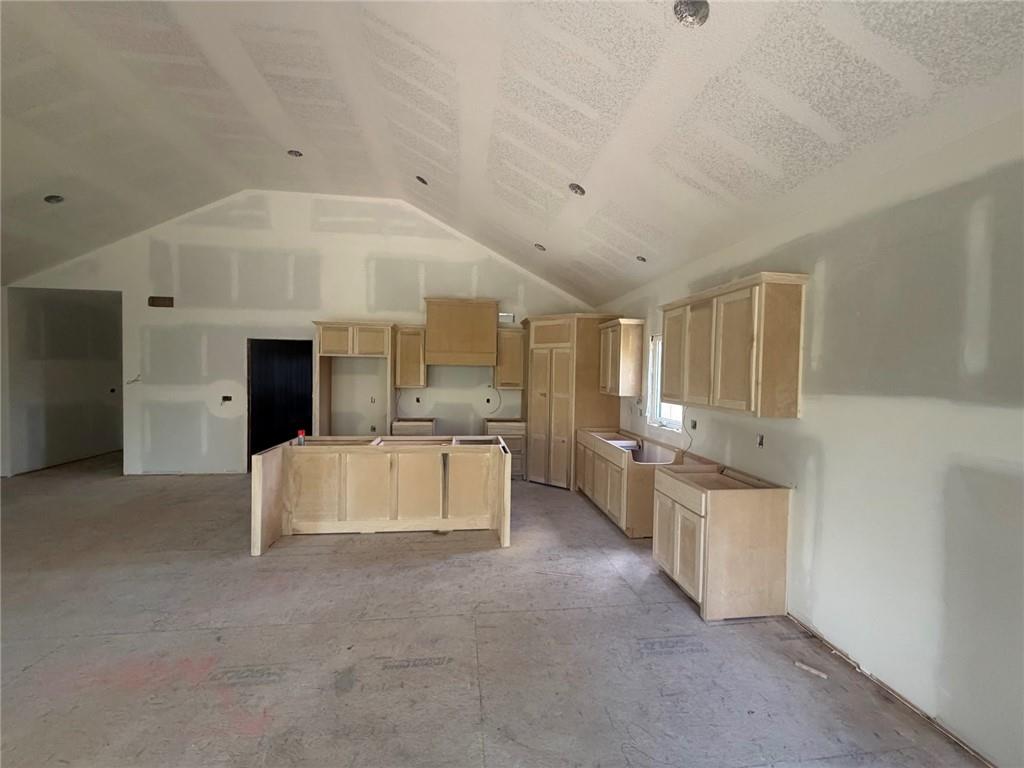 Photo 4 of 21503 Twin Oaks Parkway