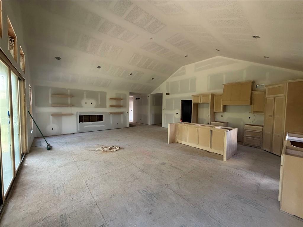 Photo 5 of 21503 Twin Oaks Parkway