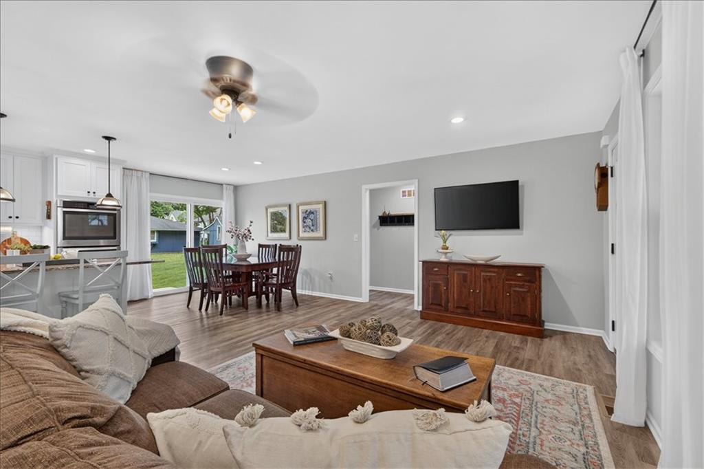 Photo 6 of 301 S Elm Street