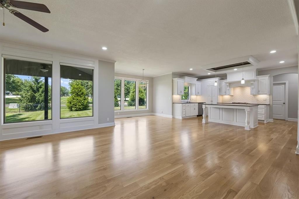 Photo 5 of 9106 W 165th Terrace