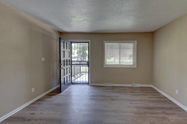 Photo 5 of 4629 Elmwood Avenue