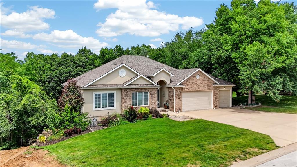 Photo 2 of 10402 NW River Hills Drive