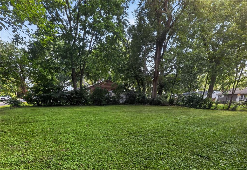 Photo 4 of 11403 Winchester Avenue
