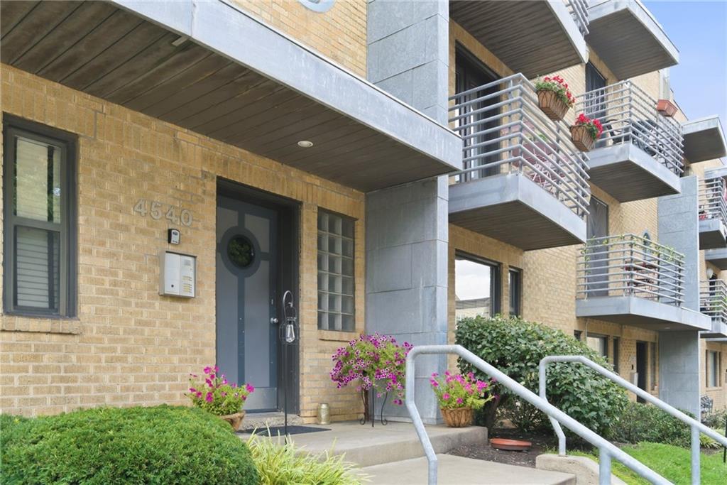 Photo 6 of 4540 Broadway Avenue #2N