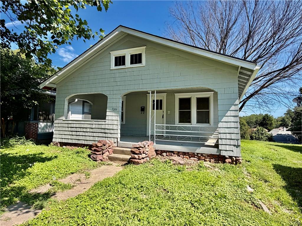 Photo 2 of 3209 Mitchell Avenue