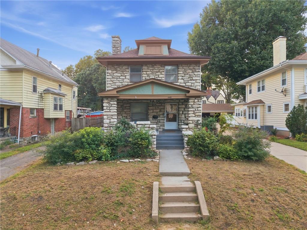 Photo 2 of 640 S Park Avenue