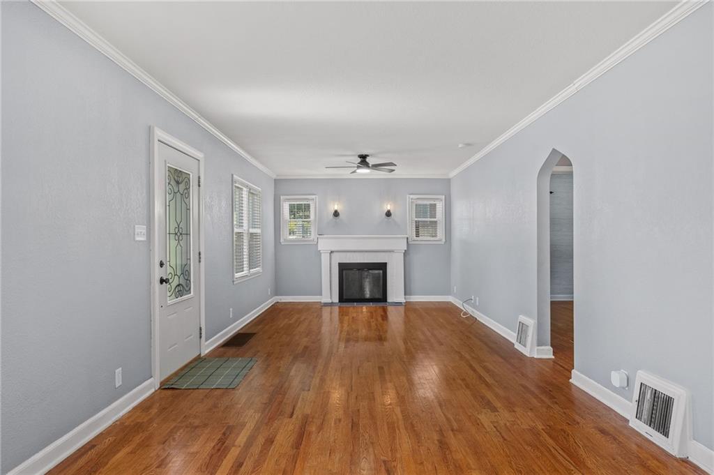 Photo 5 of 2206 Dewey Street