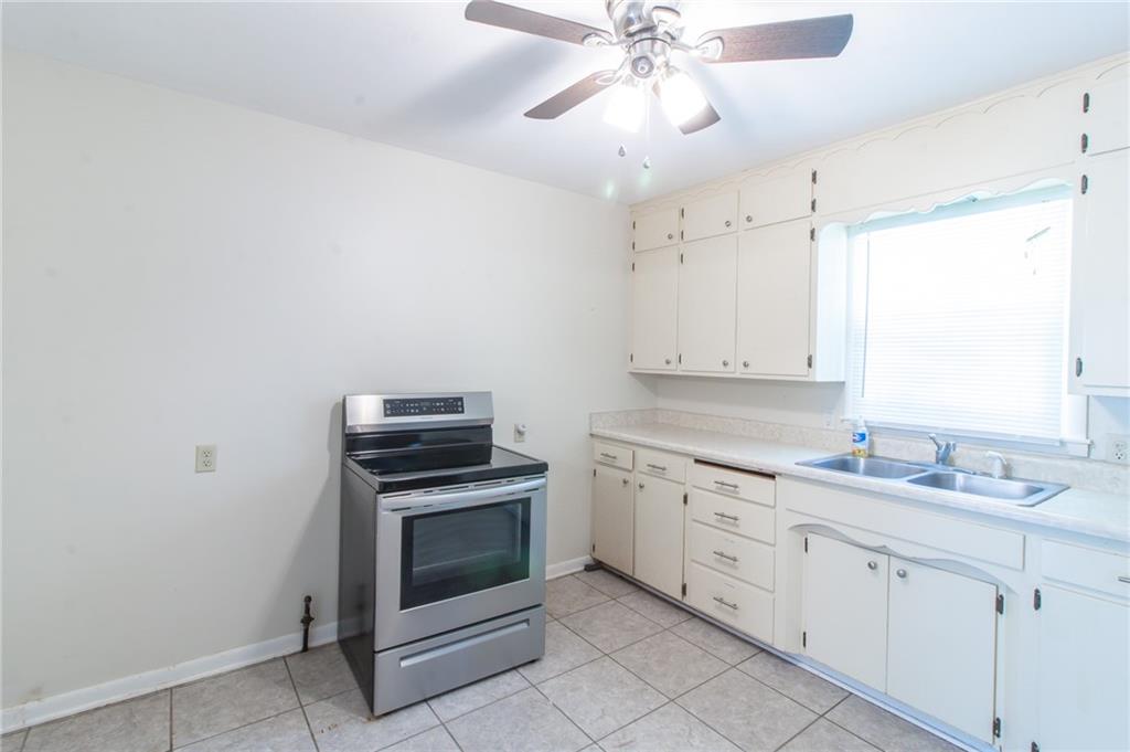 Photo 5 of 403 W South Street