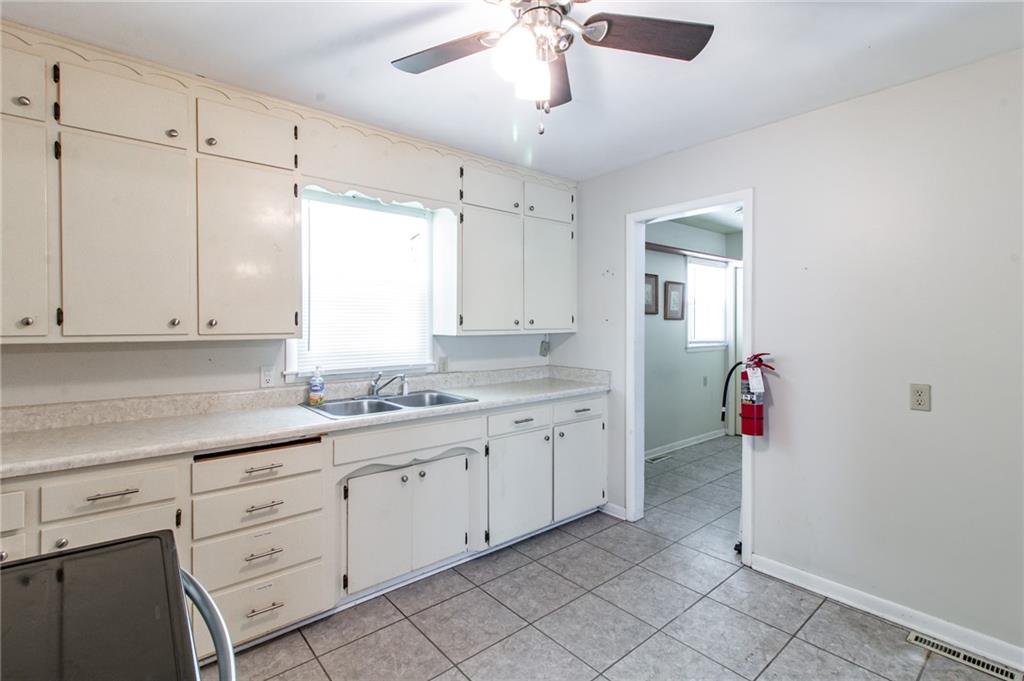 Photo 6 of 403 W South Street