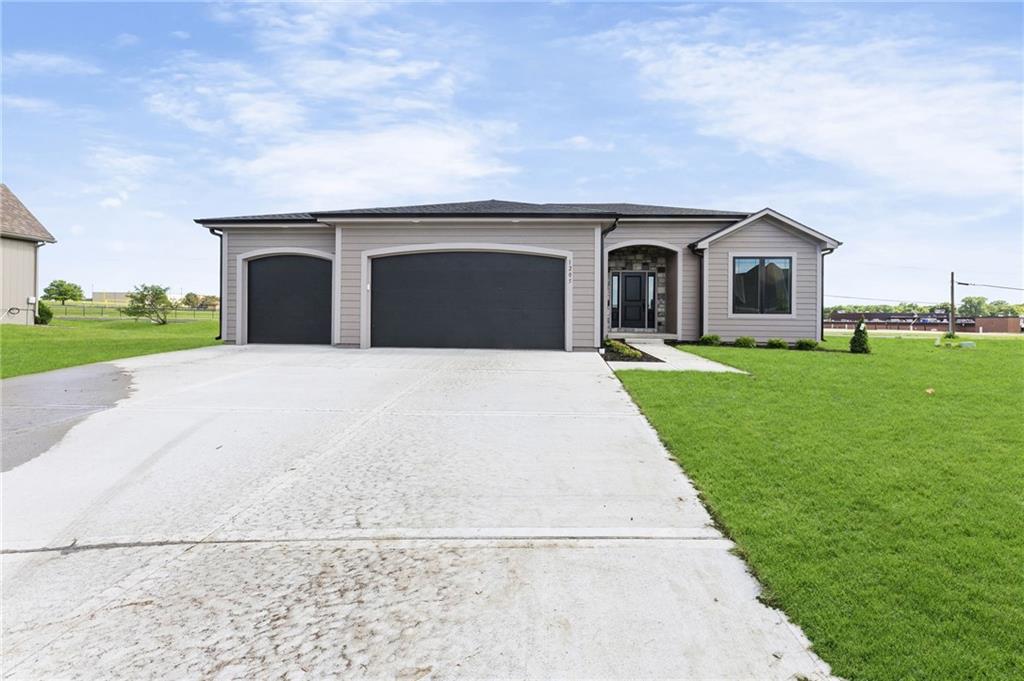 Photo 2 of 1205 Cottonwood Court