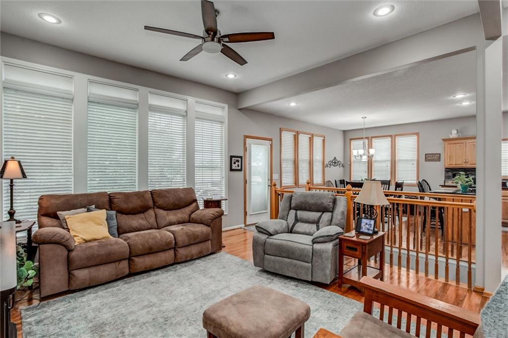 Photo 5 of 406 BRIAR Lane