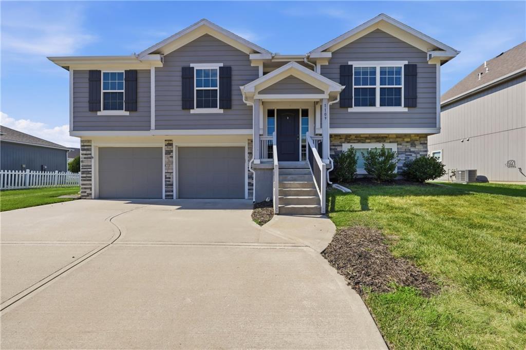 Photo of 1109 SW Arborway Drive