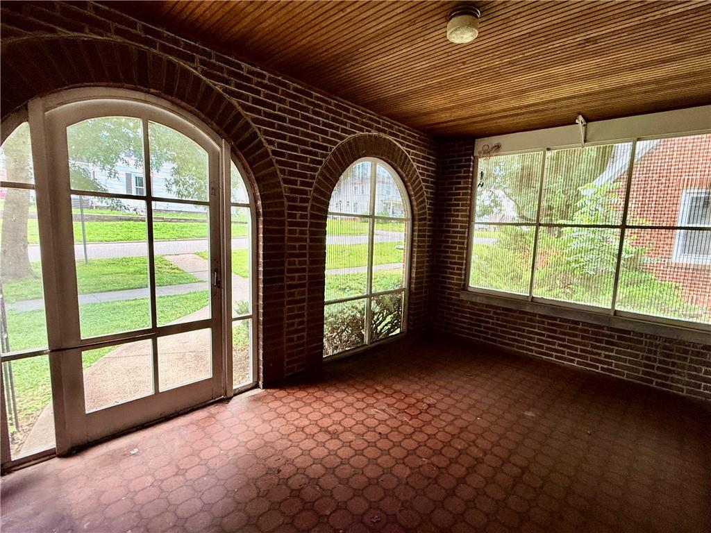 Photo 4 of 1608 N Walnut Street