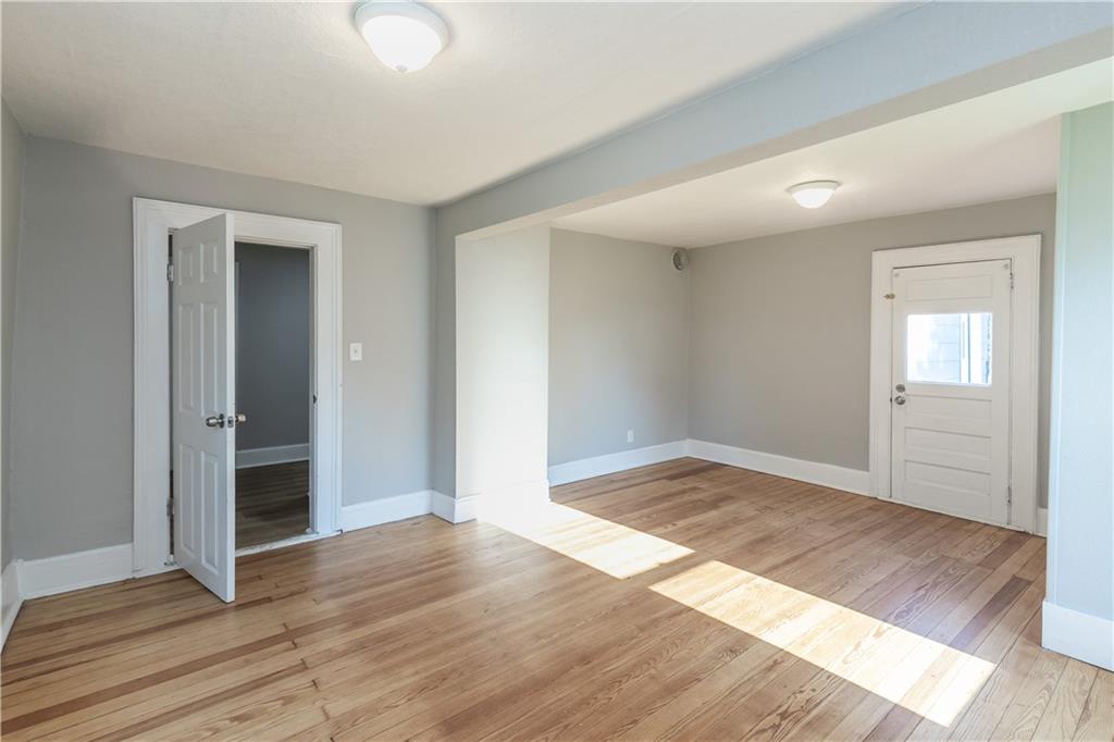 Photo 5 of 505 E Wall Street