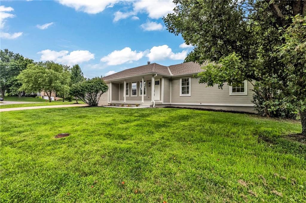 Photo 3 of 701 Horseshoe Drive