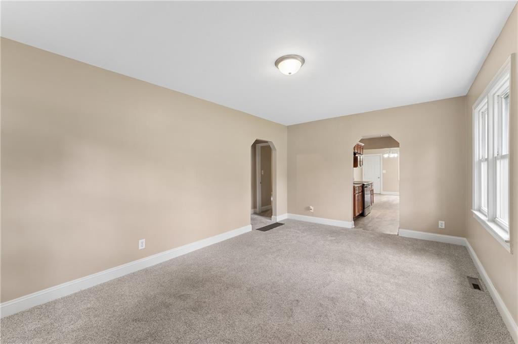 Photo 5 of 2811 S Northern Boulevard