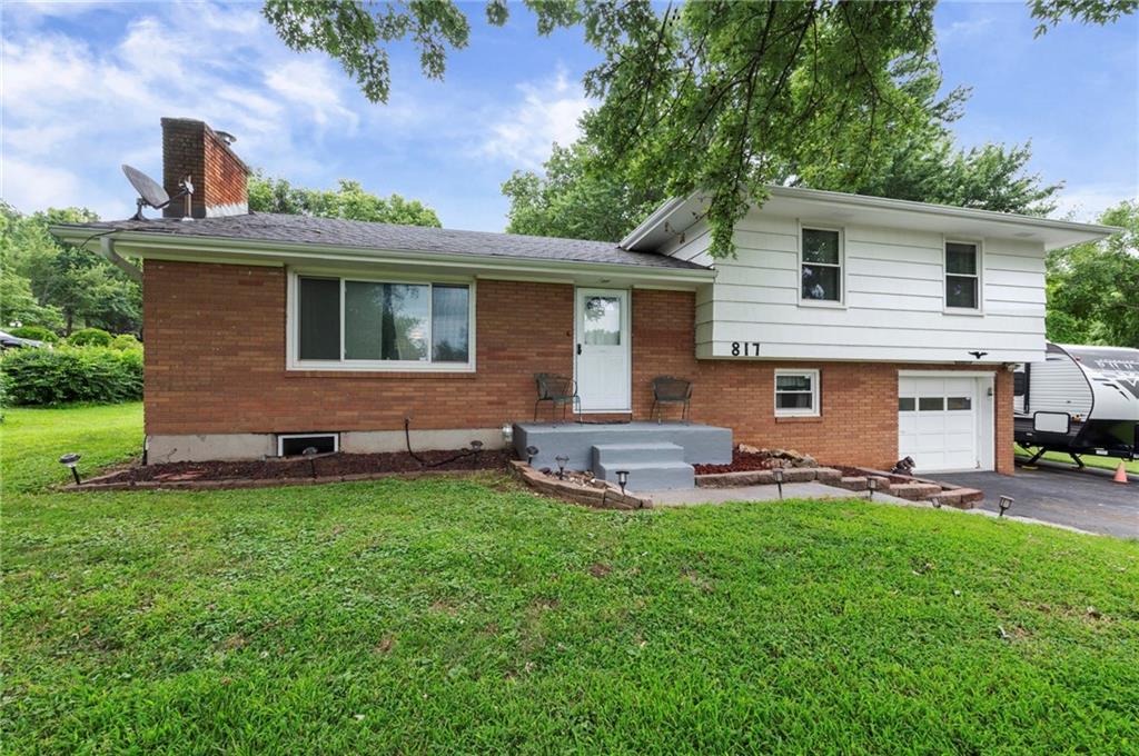 Photo 3 of 817 S Alexander Road