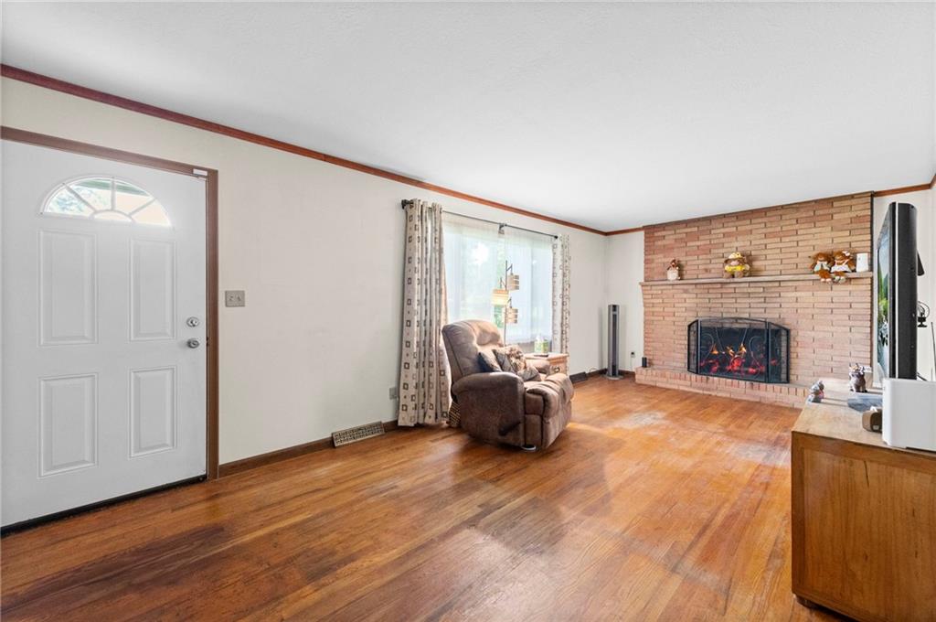 Photo 6 of 817 S Alexander Road